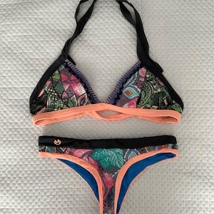 BODY GLOVE reversible swimwear